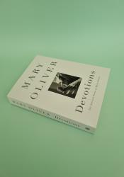 Devotions: The Selected Poems of Mary Oliver thumb 2 3
