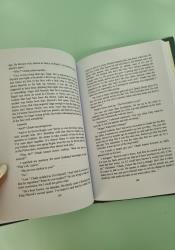 Assassin’s Apprentice The Illustrated Edition (The Farseer Trilogy 1) thumb 2 7