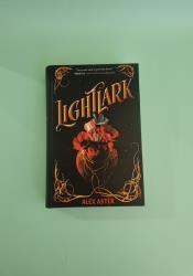 Lightlark (The Lightlark Saga Book 1) thumb 1 2